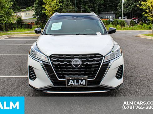 Used 2023 Nissan Kicks SV FWD image 9
