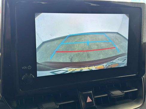 Used 2025 Toyota Corolla LE FWD image 24