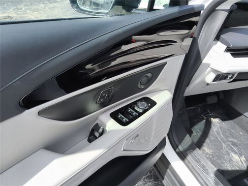 New 2026 Lincoln Nautilus Reserve w/ Jet Appearance Package AWD/4WD image 11