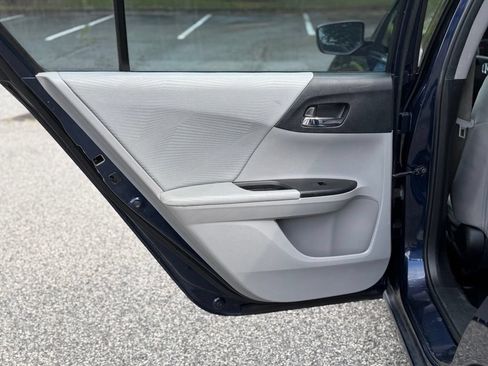 Used 2016 Honda Accord LX image 12