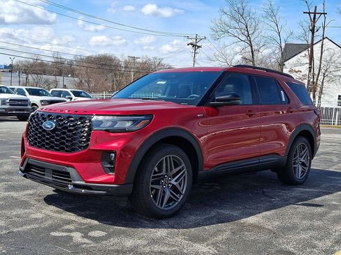 New 2026 Ford Explorer ST-Line w/ ST-Line Street Pack AWD/4WD image 2
