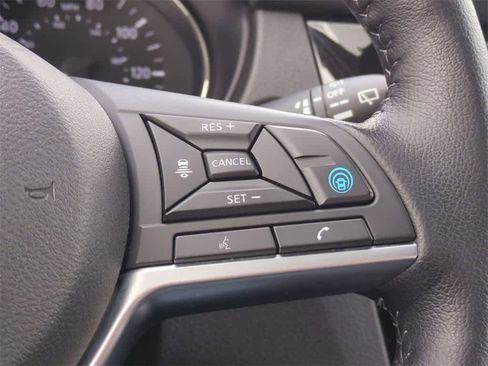 Used 2022 Nissan Rogue Sport SV w/ Technology Package image 24