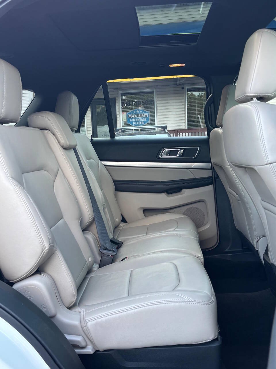 Used 2018 Ford Explorer XLT w/ Equipment Group 202A AWD/4WD image 20