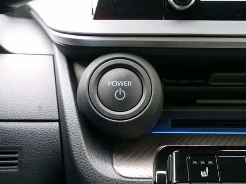 Used 2025 Toyota Prius XLE image 25