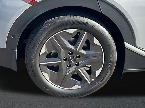 New 2025 Kia EV6 Light w/ Light LR Technology Package image 5