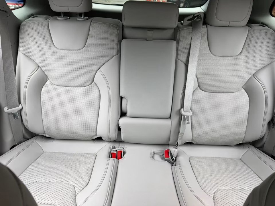 Used 2022 Jeep Cherokee Latitude Lux AWD/4WD image 19