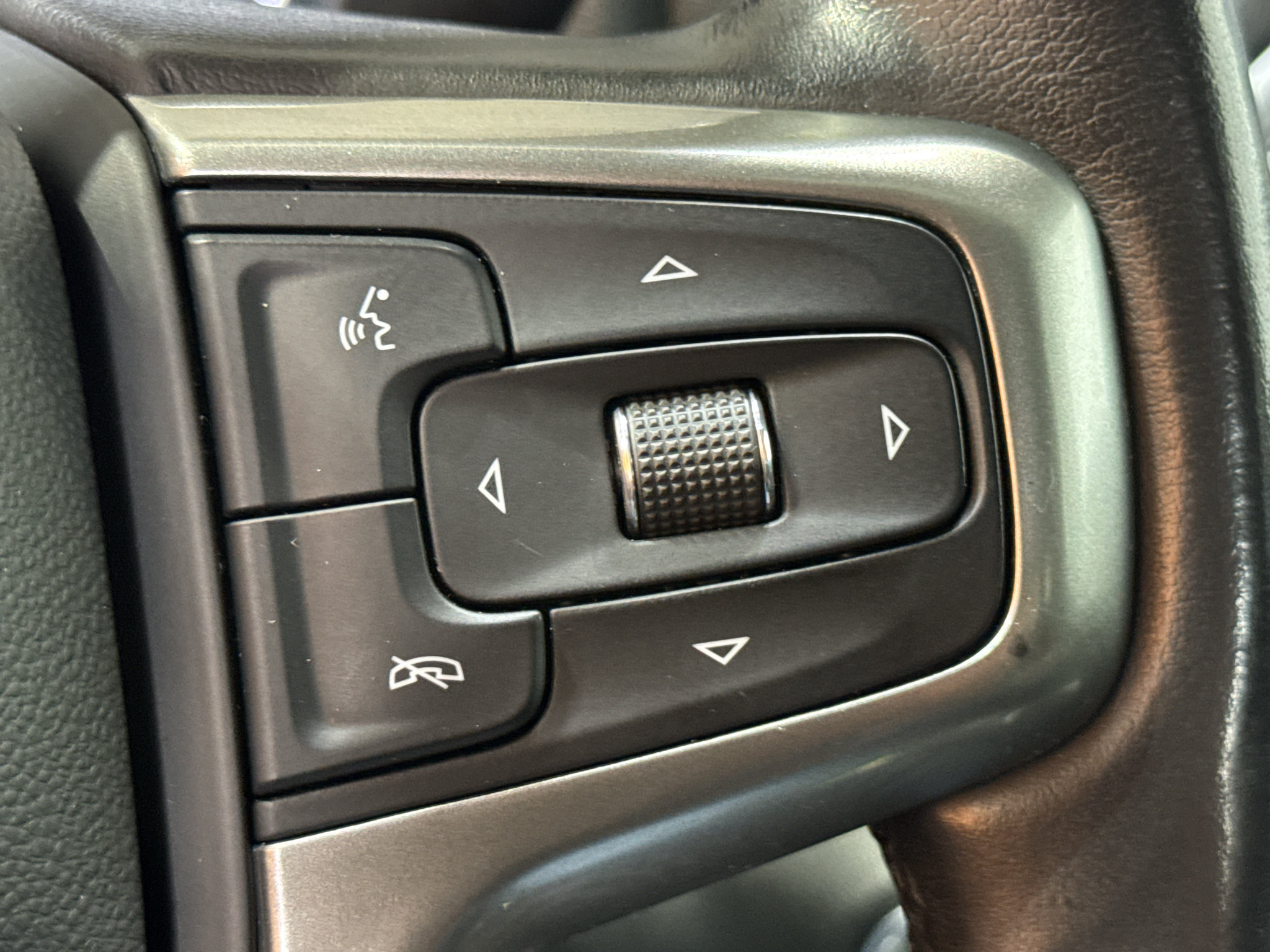 Used 2019 Chevrolet Silverado 1500 LT Trail Boss AWD/4WD image 28