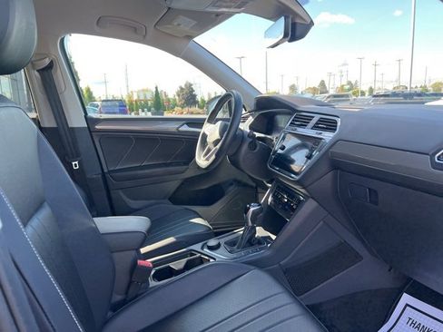 Used 2022 Volkswagen Tiguan SE image 30