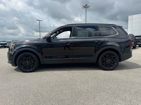 Used 2022 Kia Telluride SX w/ SX Prestige Package AWD/4WD image 3