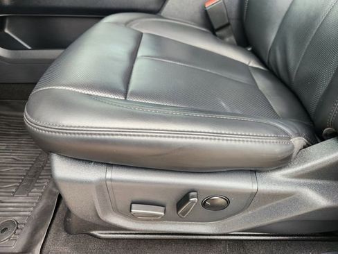 Used 2024 Ford Expedition XLT AWD/4WD image 23