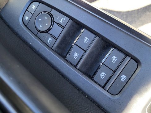 Used 2025 Nissan Pathfinder Rock Creek AWD/4WD image 17