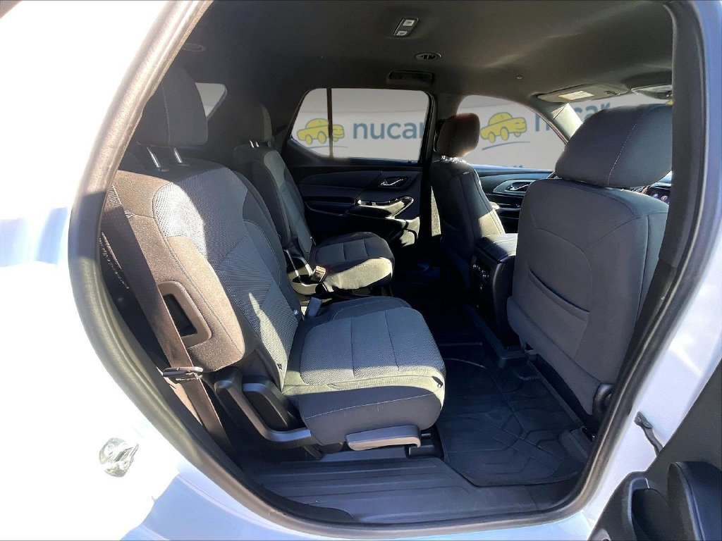 Used 2024 Chevrolet Traverse Limited LT AWD/4WD image 16
