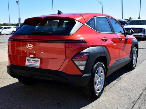 New 2026 Hyundai Kona SE image 3