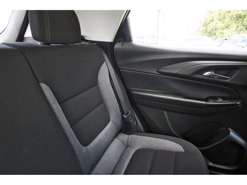 Used 2023 Chevrolet TrailBlazer LT w/ Convenience Package FWD image 10