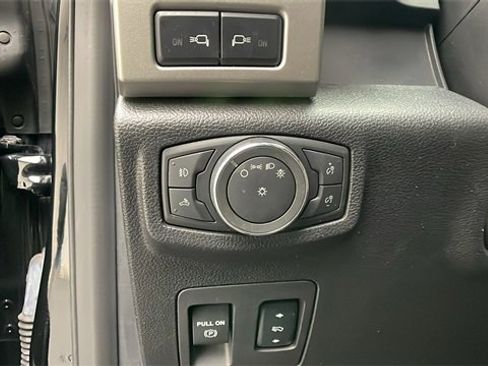 Used 2018 Ford F150 Lariat w/ Equipment Group 502A Luxury image 12