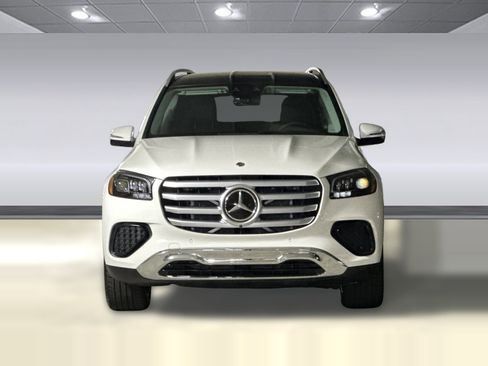 Used 2026 Mercedes-Benz GLS 450 4MATIC image 5