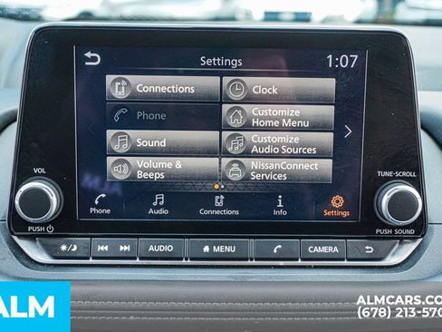 Used 2025 Nissan Rogue SV FWD image 34