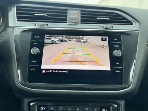 Used 2018 Volkswagen Tiguan SE image 25