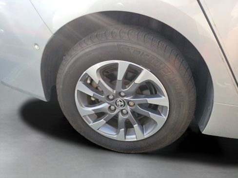 Used 2020 Toyota Prius Limited w/ Premium Convenience Package FWD image 18
