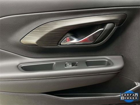 Used 2023 GMC Terrain SLT w/ Elevation Edition image 14