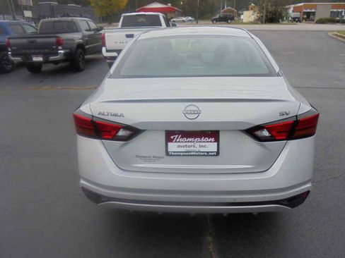Used 2023 Nissan Altima 2.5 SV image 4