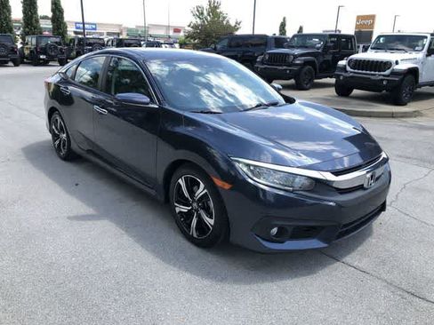 Used 2017 Honda Civic Touring image 8