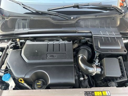 Used 2018 Land Rover Range Rover Evoque SE Premium image 29