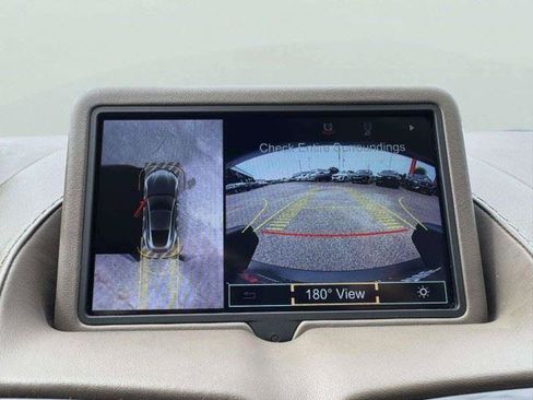 Used 2022 Aston Martin V8 Vantage Roadster RWD image 33