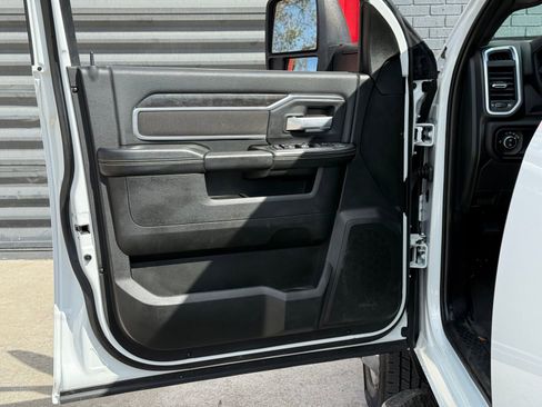 Used 2024 RAM 3500 Big Horn image 12