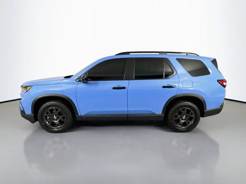 Certified 2025 Honda Pilot TrailSport image 8