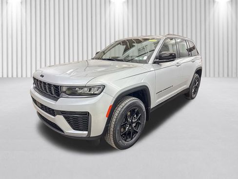 New 2026 Jeep Grand Cherokee Laredo image 10
