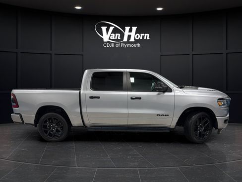 Used 2024 RAM 1500 Laramie AWD/4WD image 8