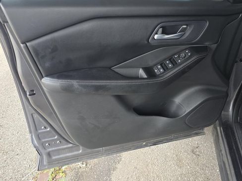 Used 2025 Nissan Rogue SV AWD/4WD image 26