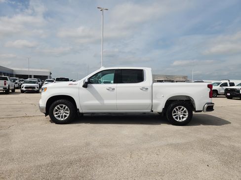 Used 2022 Chevrolet Silverado 1500 LTZ w/ Z71 Off-Road Package AWD/4WD image 4