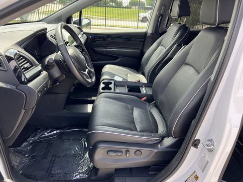 Used 2024 Honda Odyssey Elite image 9