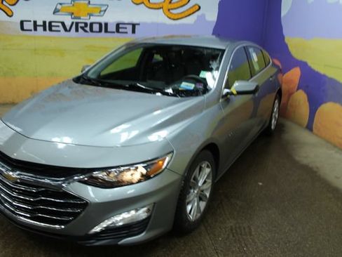 Used 2023 Chevrolet Malibu LT FWD image 4