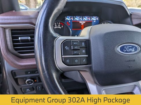 Used 2023 Ford Expedition Limited image 17