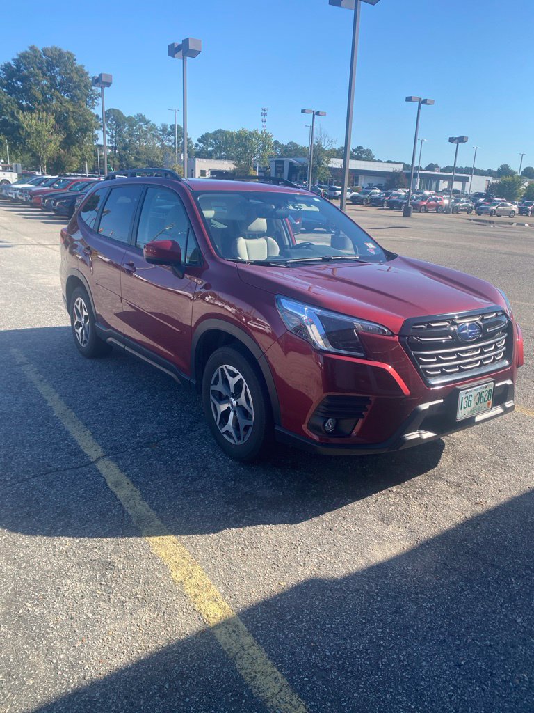 Used 2024 Subaru Forester Premium AWD/4WD image 2