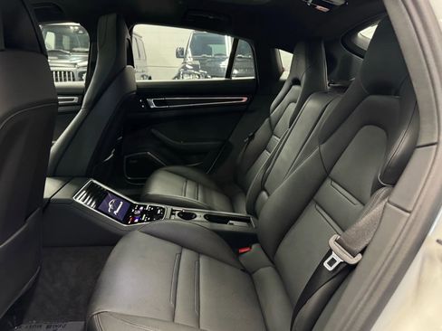 Used 2023 Porsche Panamera 4 Platinum Edition AWD/4WD image 24