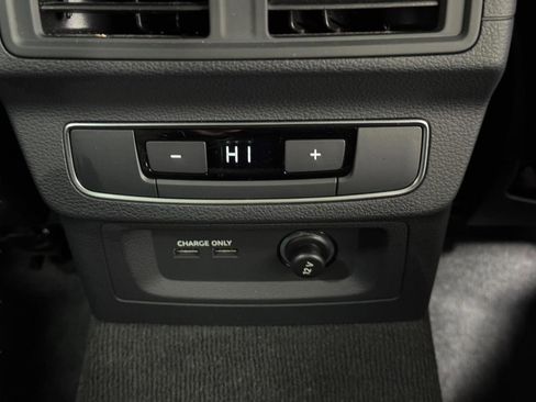 Used 2024 Audi Q5 2.0T Premium image 12