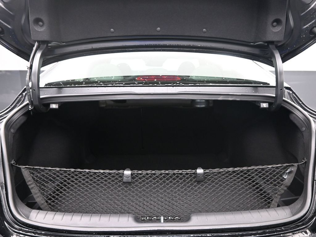 Used 2026 Hyundai Elantra Limited w/ Cargo Package FWD image 31