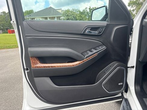 Used 2020 Chevrolet Suburban Premier image 11