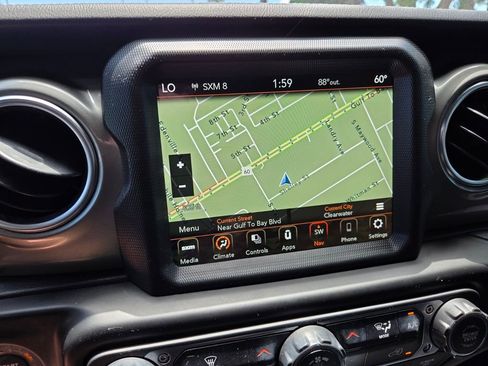 Used 2022 Jeep Wrangler Unlimited Sahara AWD/4WD image 23