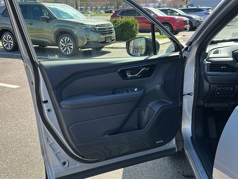 Certified 2025 Subaru Forester Limited AWD/4WD image 8