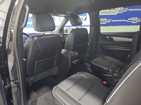 Used 2025 Buick Enclave Preferred image 19