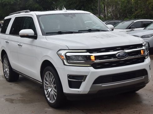 Used 2024 Ford Expedition Limited AWD/4WD image 4