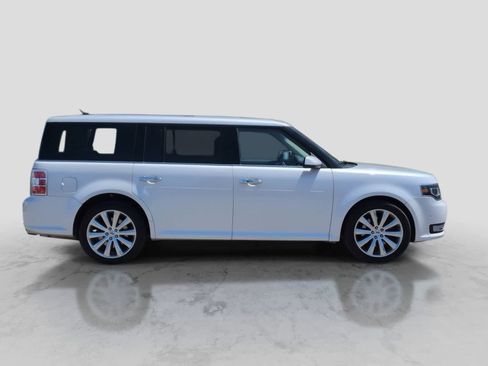 Used 2016 Ford Flex Limited w/ Equipment Group 303A AWD/4WD image 9