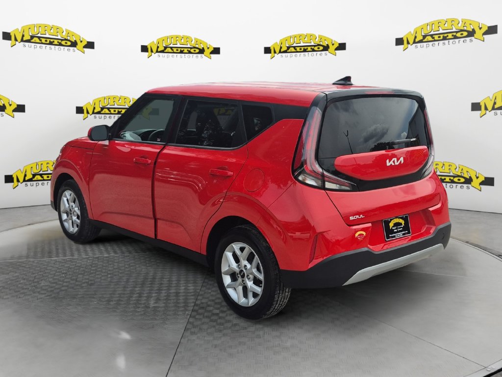 Used 2025 Kia Soul LX w/ LX Technology Package FWD image 3