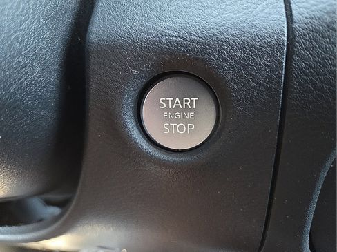 Used 2022 Nissan Frontier SV w/ Technology Package image 21