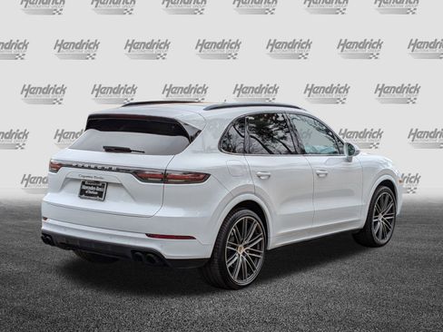 Used 2021 Porsche Cayenne Turbo image 10